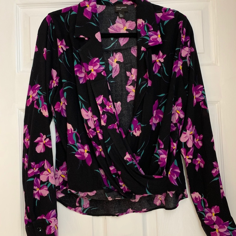 Never worn floral top